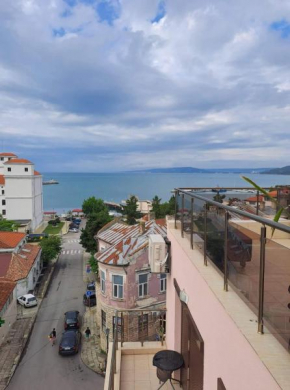 Апартамент Амира 3, Balchik